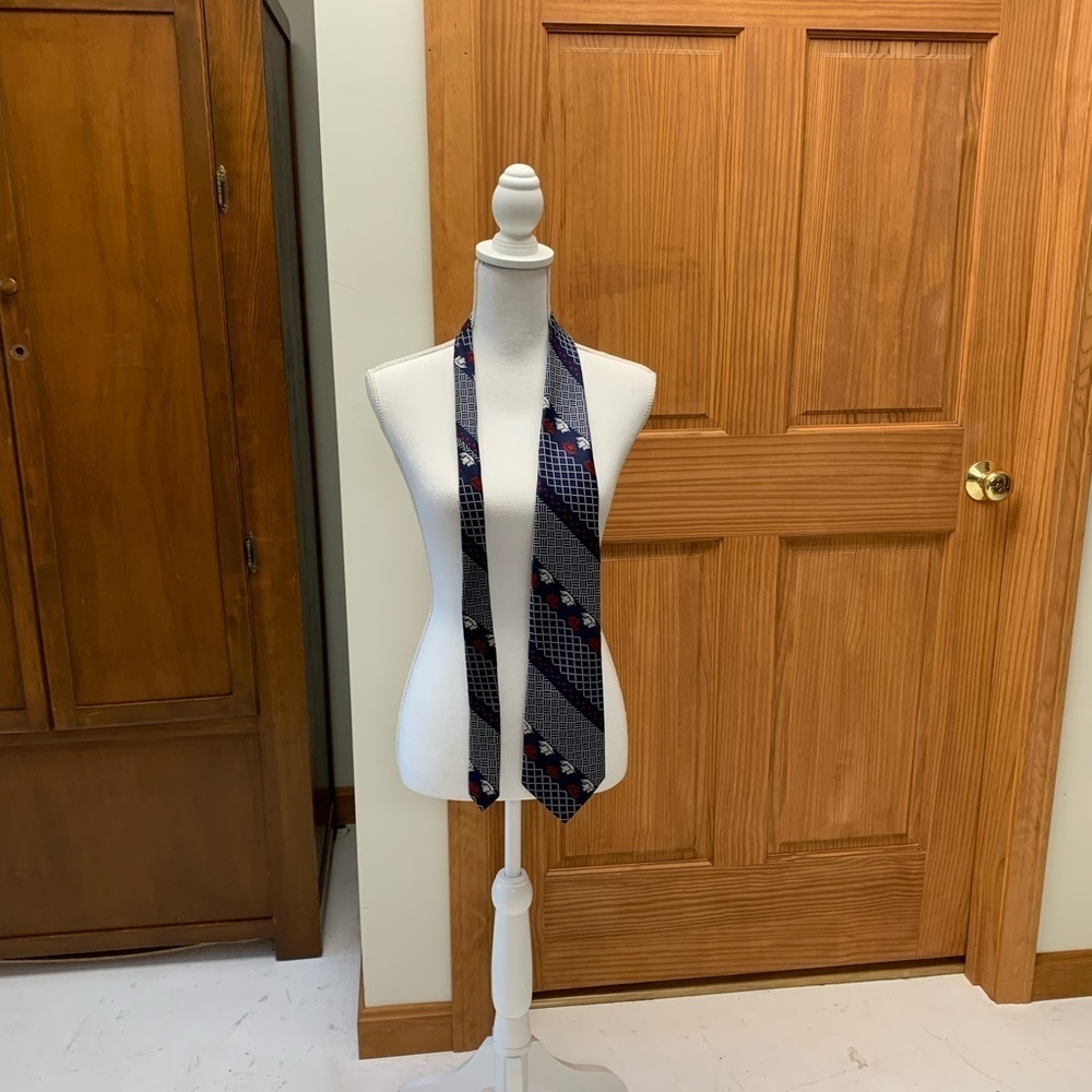 Oscar de la Renta for After Six mens tie 💯 poly ship motifpattern navy vintage
